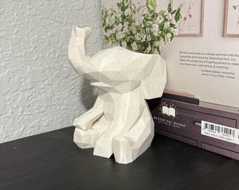 Low Polly schattige zittende olifant decorbeeld, 3D-geprint met plastic