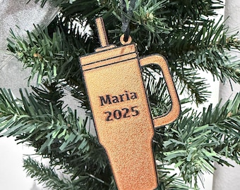 Stanley Cup geformte Weihnachtsverzierung, 3D gedruckt mit Plastik