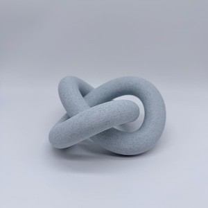 Schlanke geometrische Infinity Knoten Skulptur, 3D Gedruckt mit Kunststoff