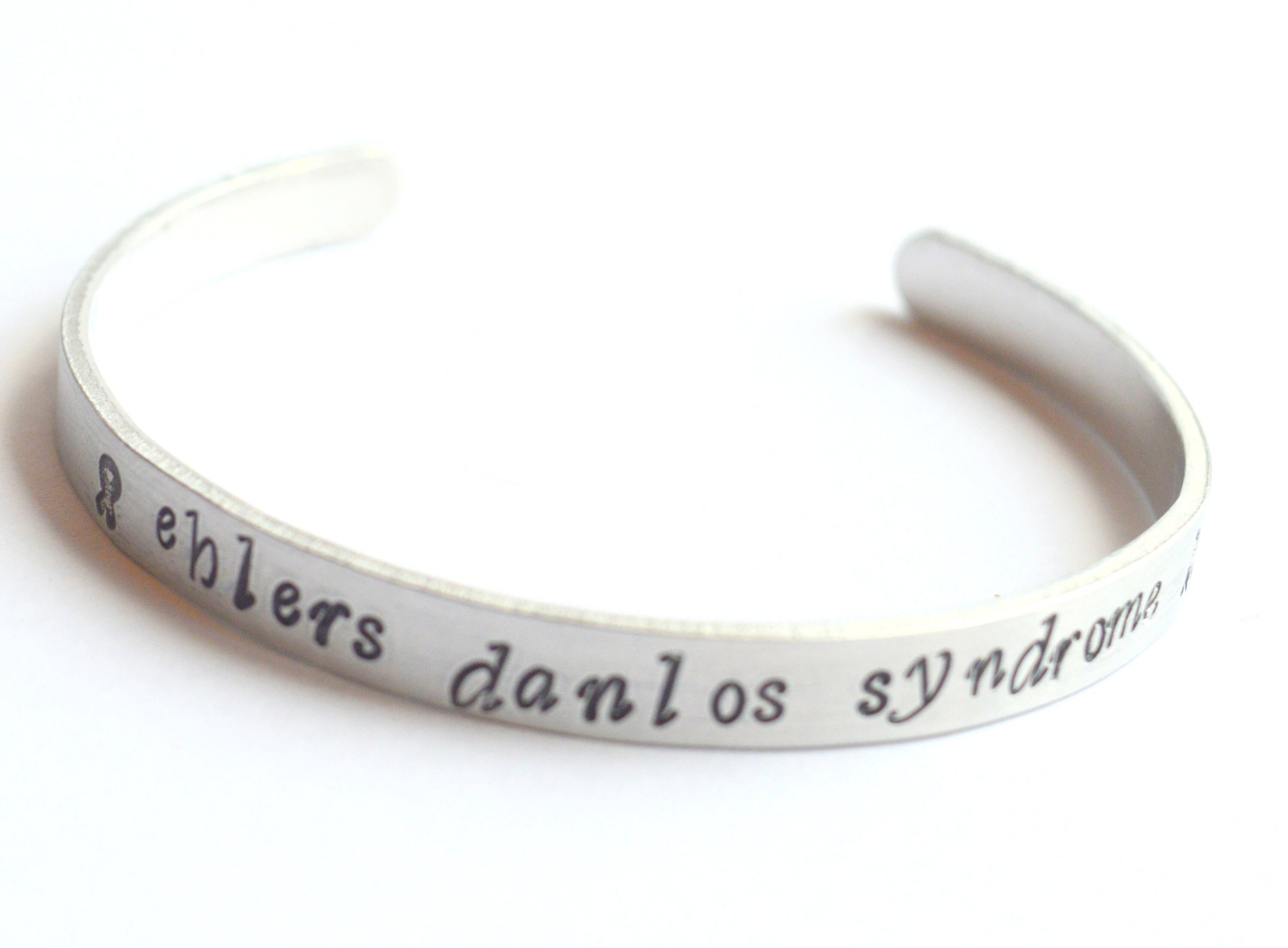Bracelet de manchette de sensibilisation au syndrome d Ehlers Danlos. Bracelet d iD medical personnalise. Soins EDS Cadeau Self Care. Bijoux estampilles a la main. Etsy France