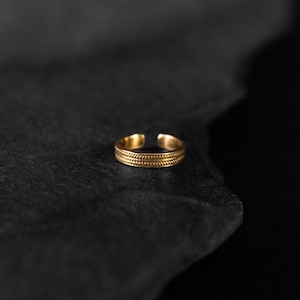 Wide Circle | Toe Ring - Brass