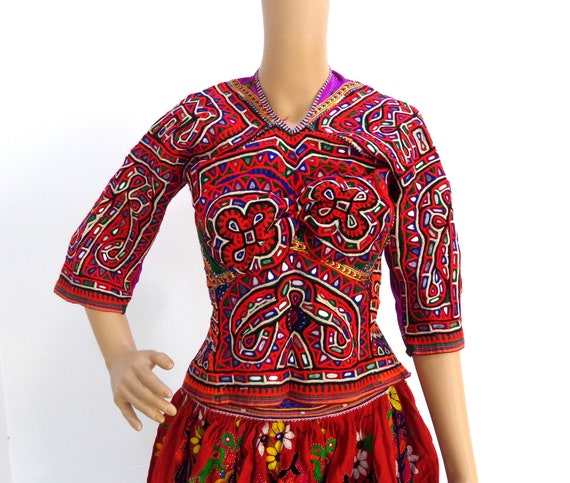 Backless Mirror Work Top Hippie Gypsy Gujarati Gamthi Blouse-Kutch Embroidery-Rabari Work Banjara Bohemian Women/'s Long Navratri Blouse