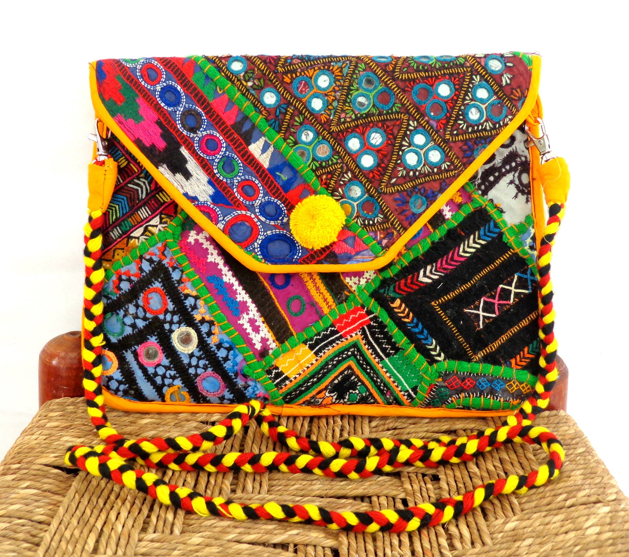 gujrati mirror work bolsas