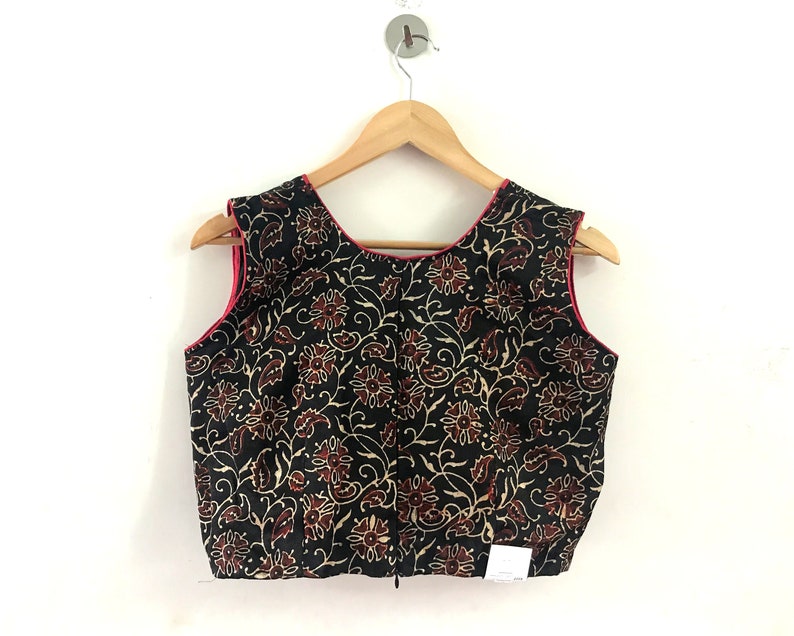 Designer Gujarati Gamthi Patch Work Blouse Floral Ajrakh Print Gaji Silk Blouse Vintage Embroidery Navratri Wear Mashru Silk Crop Top