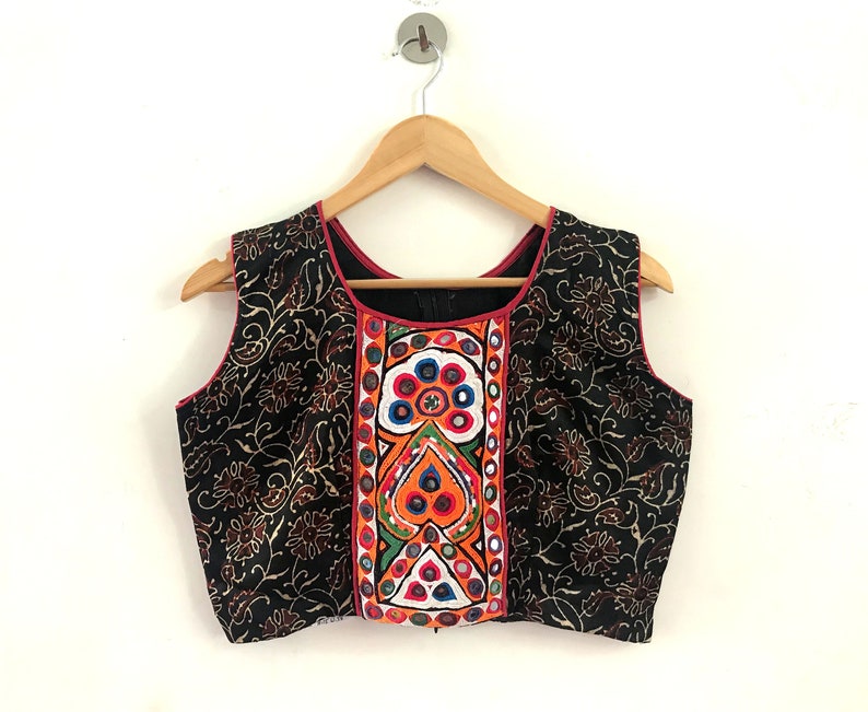 Designer Gujarati Gamthi Patch Work Blouse Floral Ajrakh Print Gaji Silk Blouse Vintage Embroidery Navratri Wear Mashru Silk Crop Top