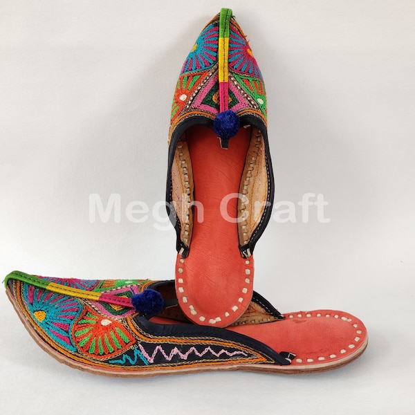 Embroidered Traditional Jutti-Boho footwear-Boho gypsy fashion jutti -Designer Floral Embroidery Jutti - Mojari - Khussa