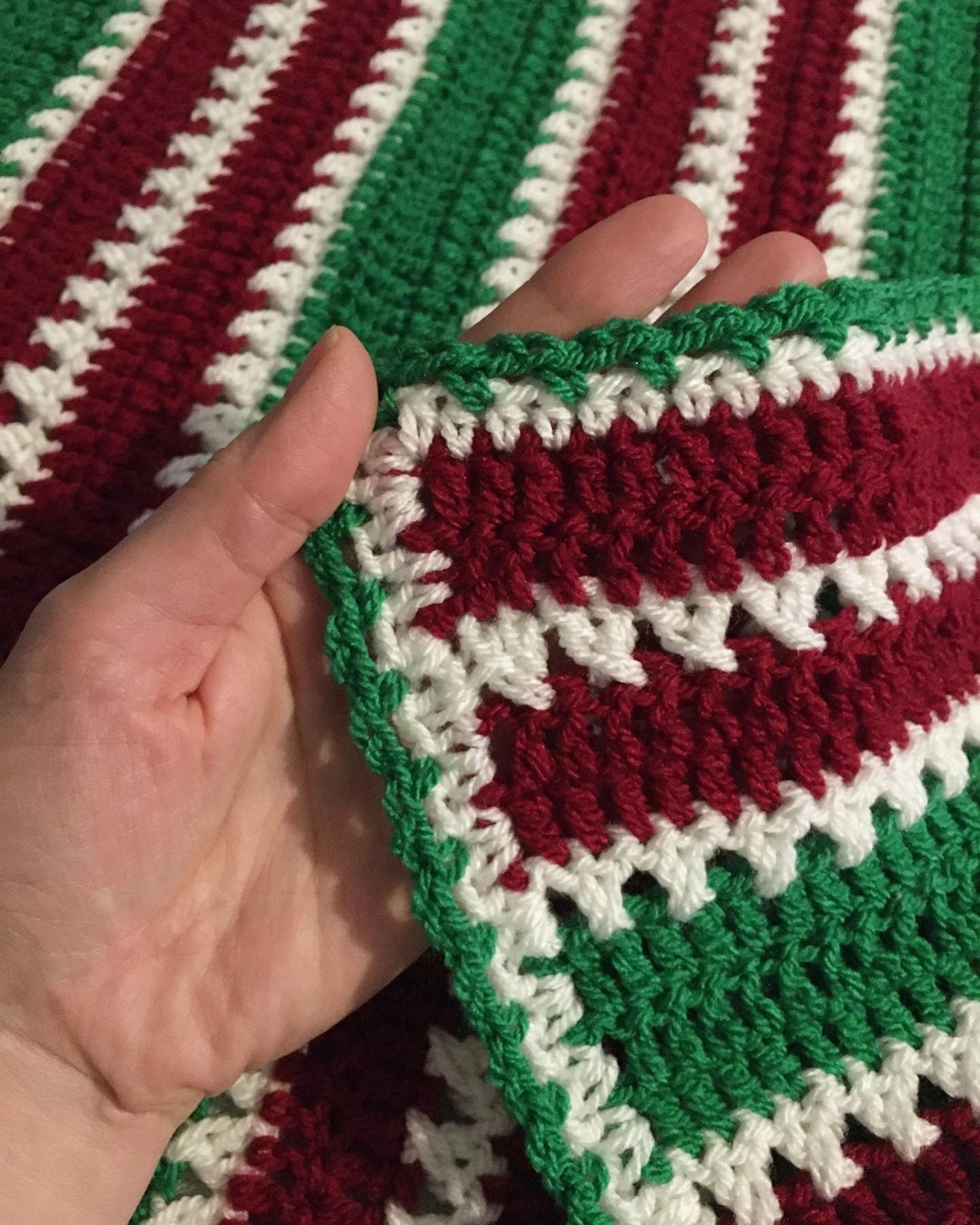 Christmas Kisses Blanket Pattern, Beginner Pattern, Easy Crochet