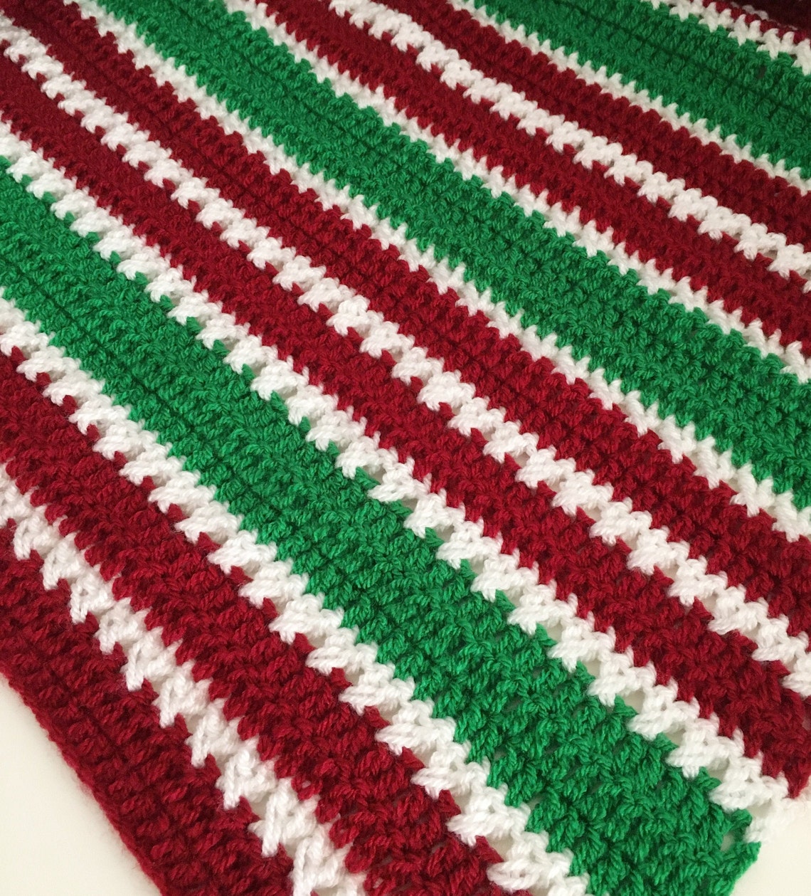 Christmas Kisses Blanket Pattern, Beginner Pattern, Easy Crochet