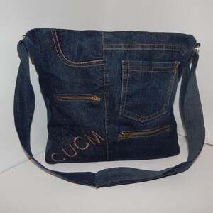 Bolso bandolera vaquero pequeño Monedero vaquero reciclado hecho a mano con bolsillos y cremallera