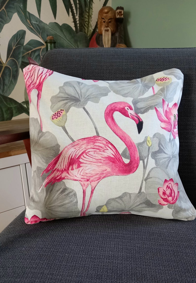 Housse de coussin flamant rose, fleur de lotus image 3