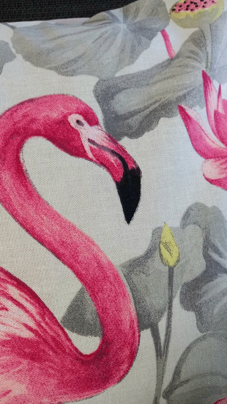 Housse de coussin flamant rose, fleur de lotus image 4