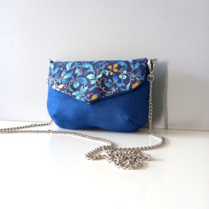 L'Audacieuse royal blue and gold flowers, belt bag with magnetic flap image 1