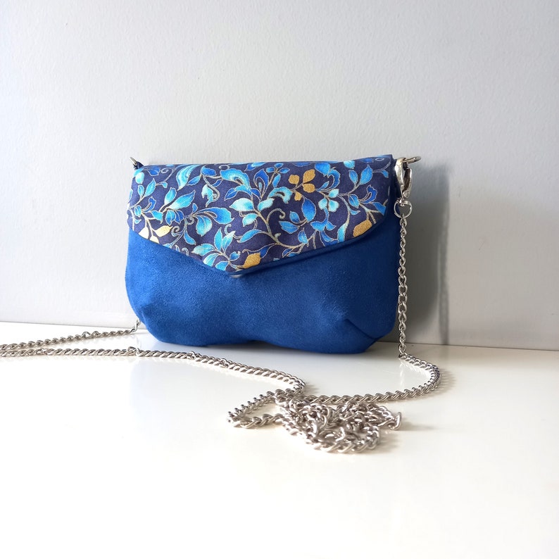 L'Audacieuse royal blue and gold flowers, belt bag with magnetic flap image 1