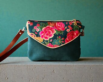 Small fir tree shoulder bag with pink flowers