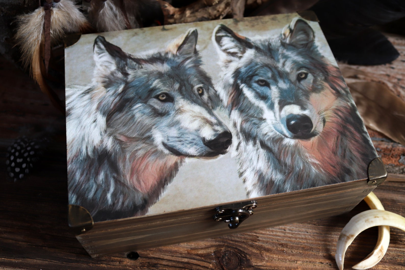 wolf box