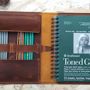 Capa de caderno de couro - A5, 8,5 x 5,5 "presentes personalizados para artistas. Caderno de couro recarregável. Capa para strathmore.