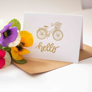 Hello Bicycle - Tarjeta de felicitación en relieve de oro con letras a mano