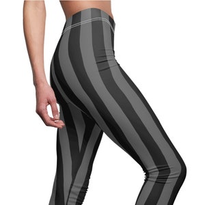 Zwart grijs breed gestreepte legging, gestreepte legging, stretchbroek, yogabroek, strepenlegging afbeelding 1