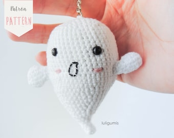 Crochet Ghost Keychain Pattern: Halloween Amigurumi (PDF Pattern)