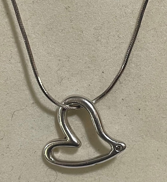 Metalsmiths Sterling silver Floating Heart  pendant & 18” snake necklace
