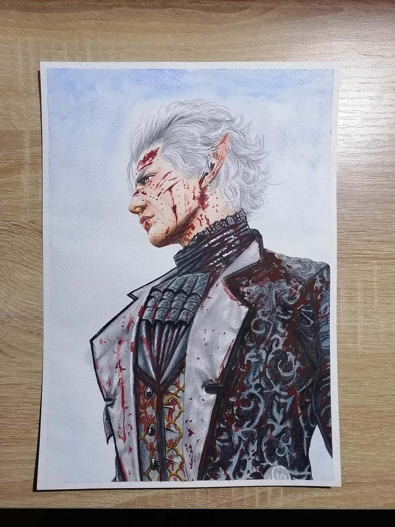 Peut inclure: Une peinture &agrave; l'aquarelle d'une personne aux cheveux blancs et au visage ensanglant&eacute;. Elle porte une veste &agrave; motifs noirs et blancs avec une chemise blanche en dessous. L'arri&egrave;re-plan est bleu clair.
