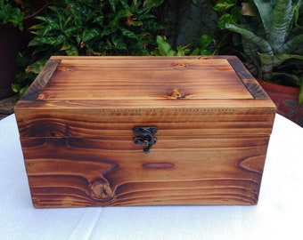 Medium Wooden Box Gift for Mom, A Handcrafted Keepsake Box Gift for Dad, Grandpa, Husband, Valet Memory Box, Mens Jewelry Box Anniversary