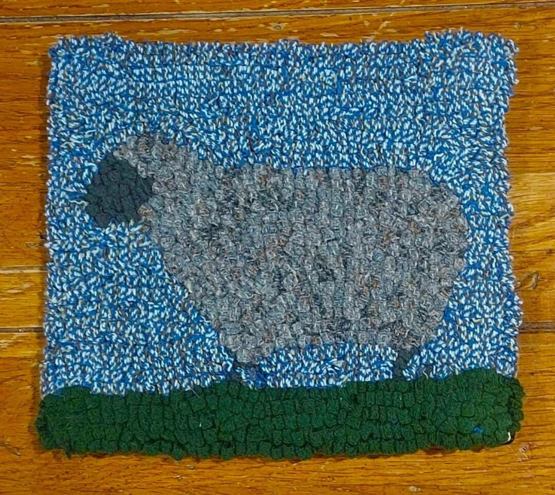Whimpsy Rug Sheep Gray Woolly Sheep Small Hand Hooked Rug (6 1/2 X 7 1/2 Inches) by ...