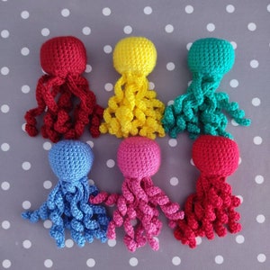 Jellyfish octopus catnip cat toy with cotton wool filling, handmade. Cat lover gift idea from Marty Merlin Crochet
