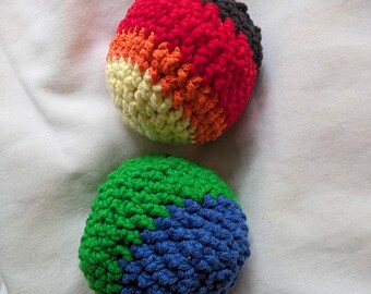 Hacky Sacks: Pegue. Chute. Compartilhe. Diversão artesanal que cabe no seu bolso.