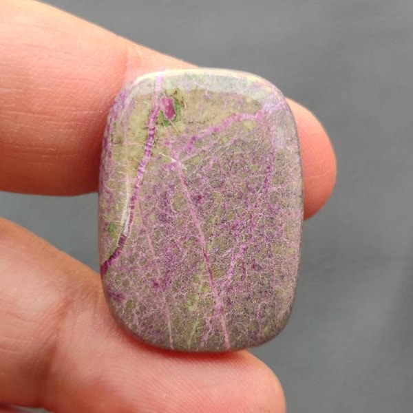 Natural Stichtite in Serpentine Cabochon, Purple Stichtite Cabochon, Stichtite With Serpentine Cabochon, 18 CTS, 28x20x4 MM.