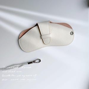 Luxury Full-Grain Leather Glasses Case with Detachable Strap Soft, Durable Eyewear Protection Perfect Gift for Sunglasses or Eyeglasses