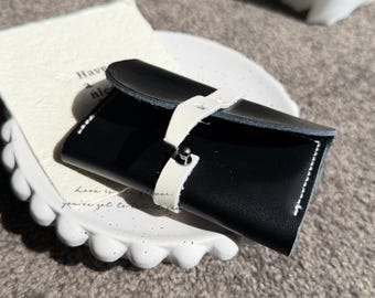 Handmade Top-Grain Leather Key Holder Wallet, Soft Black Key Case with 6 Hooks, Two-Tone Strap & Gold Hardware – Compact Key Organizer Gift