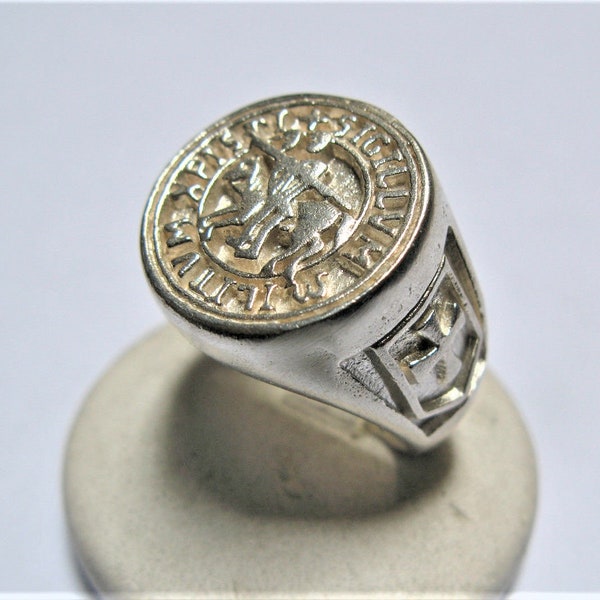 Bague Templier argent 925 avec des gravures sur les côtés