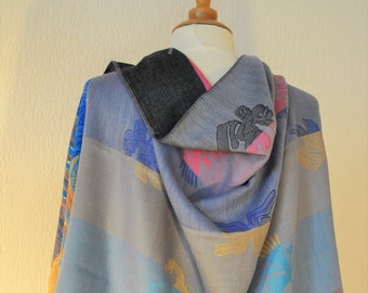 Shawl scarf with Peruvian patterns: "Nazca Lines", Reversible and bright colors | Inka Pashmina | Peru | Great gift idea