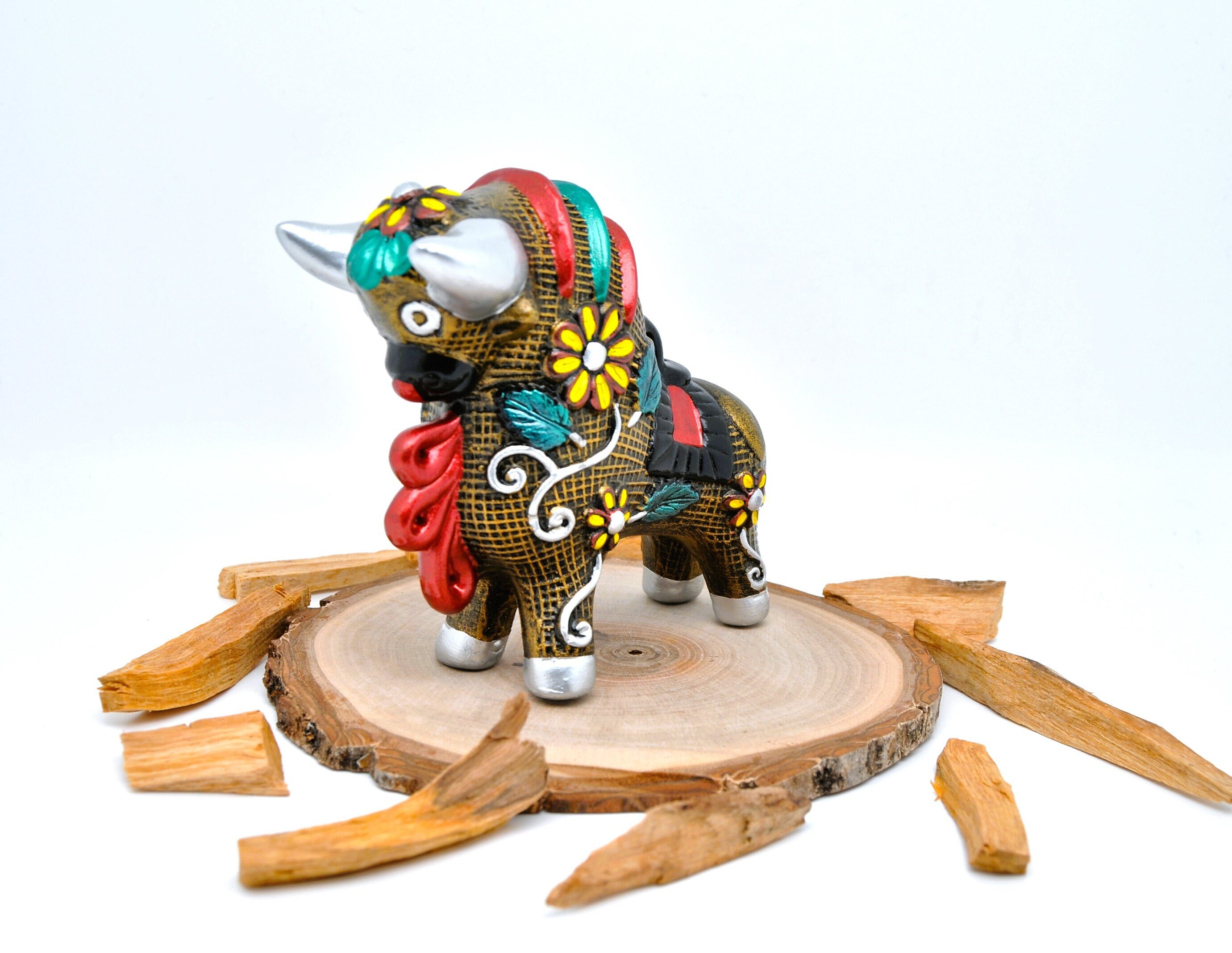 陶器製 ＜TORITO DE PUCARA＞ アンティーク品置物 Torito de pucara