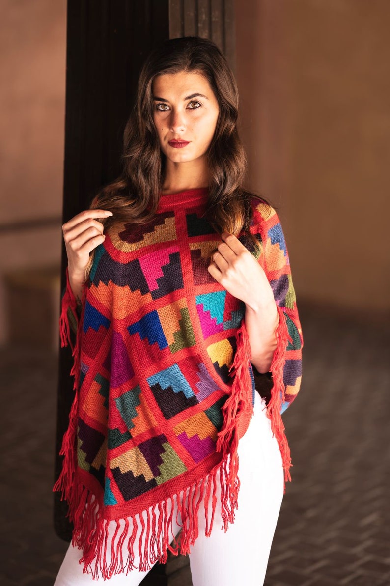 Handmade Peruvian Poncho made from Peruvian Baby-Alpaca wool Handwoven Inca Poncho Traditional Peruvian poncho Red