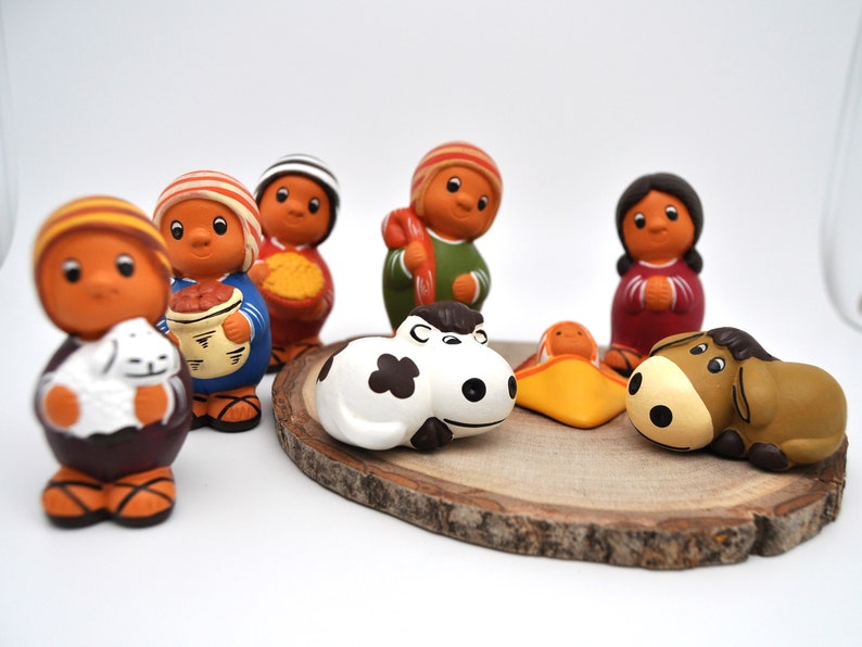 Peruvian nativity scene 8 pieces Christmas & their striped hats, terracotta nativity scene, nativity scene, Andean nativity scenes, Peruvian nativity scene image 1