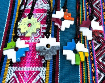 Chakana Inca de Piedra Natural del Perú – Talisman Andino Tallado a Mano – Cruz Inca Espiritual – Amuleto de Protección
