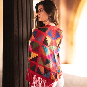 Handmade Peruvian Poncho made from Peruvian Baby-Alpaca wool Handwoven Inca Poncho Traditional Peruvian poncho image 10