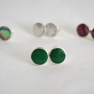 Elegant round &quot;Jimena&quot; stud earrings in solid silver with a semi-precious stone: Abalone | Chrysocolla | Spondylus | Mother-of-pearl