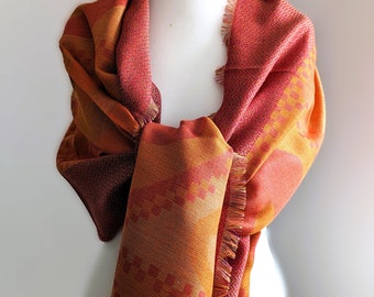 Luxurious Shawl in Baby Alpaca and Peruvian Silk - Timeless, Modern and Abstract Design in Warm Tones from Red to Orange