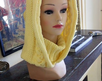 Col roulé  snood capuche tricoté main