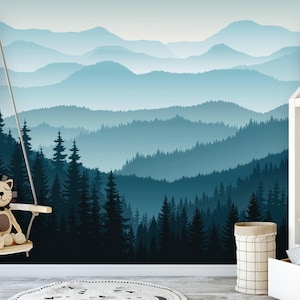 3D-tapet med självhäftande motiv från berg | Avtagbar självhäftande väggmålning med blå berg | Ombrefärgad väggdekoration med tallskog | Miljövänlig