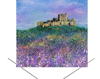 Karta z pozdrowieniami z zamku Bamburgh – Northumberland, Anglia – Oryginalna karta artystyczna – Pusta karta z notatką – Bamburgh z kwiatami – Kartka urodzinowa – Oryginalna karta