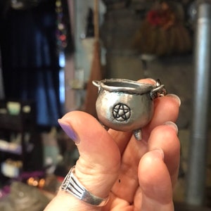 Witches Cauldron Key Ring Charm