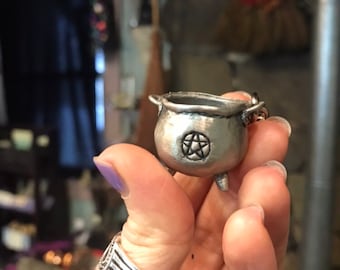 Witches Cauldron Key Ring Charm