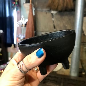 Medium Cast Iron Cauldron and Sage Set