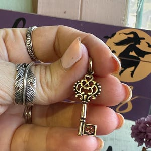 Bronze Key Pendant~ Queen’s Key