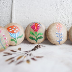 Wooden Pastel Hand Painted Wildflower Botanical flowers Dresser Drawer Pull Nursery Drawer Knobs Botanical decor kids knob Children&#39;s Room