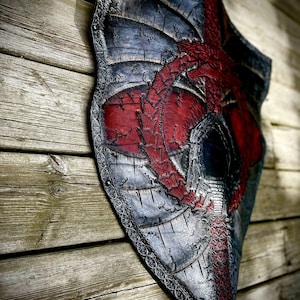 Erbstück Ouroboros Drachenschild